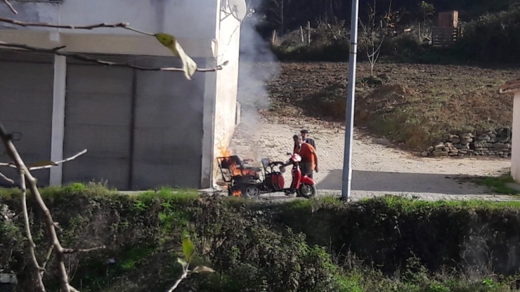 Elektrikli Motosiklet Alev Aldı