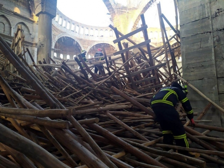 Gaziantep’te Cami İnşaatında İskele Çöktü: 1 İşçi Kayıp