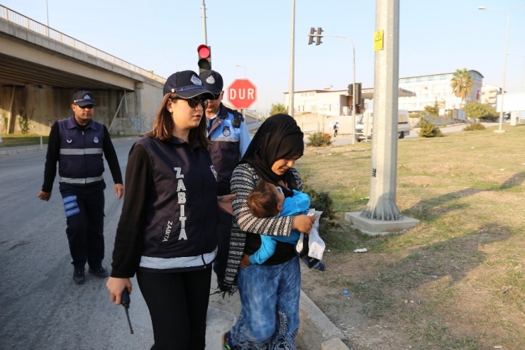 Zabıta Ekiplerinden Bebekli Dilencilere Operasyon