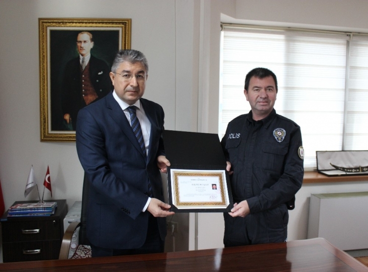 Kahraman Polisler ’Başarı Belgesi’ Aldı