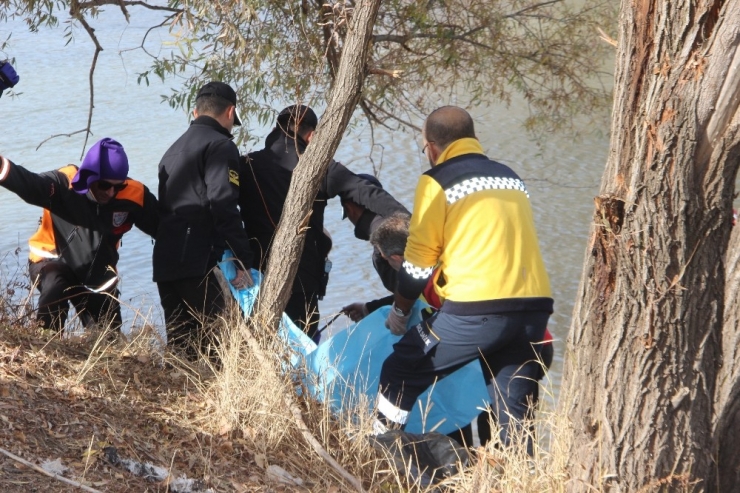Kayıp Olarak Aranan Şahsın Cesedi Kızılırmak’ta Bulundu