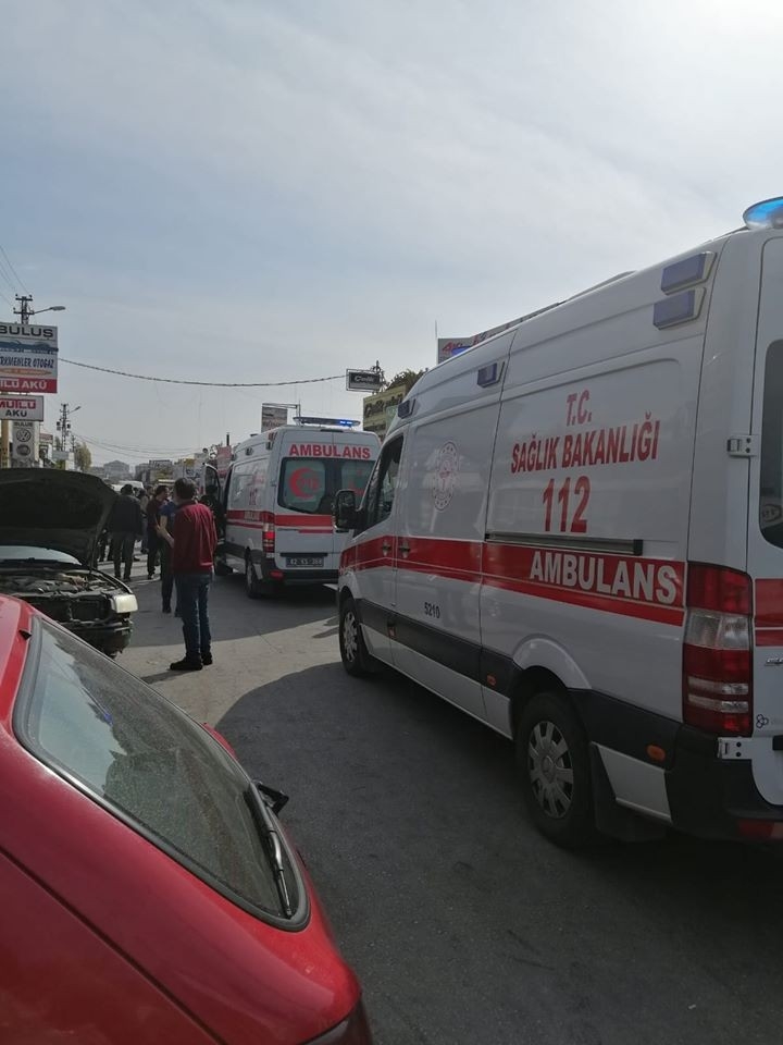 Otomobildeki Lpg Tankı Patladı: 3 Yaralı