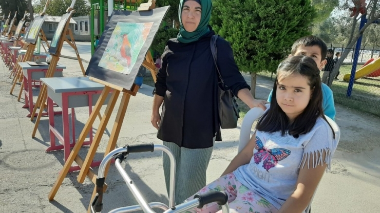 13 Yaşındaki Melisa Engelleri Resimle Aştı