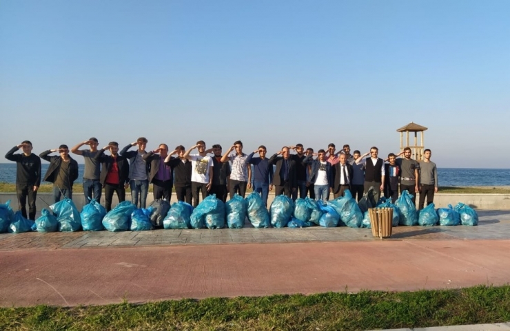 Kyk Yurdunda Kalan Öğrencilerden Örnek Davranış