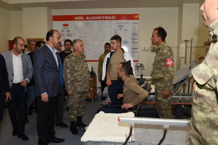 Kara Kuvvetleri Komutanı Dündar Patlamada Yaralanan Askerleri Ziyaret Etti