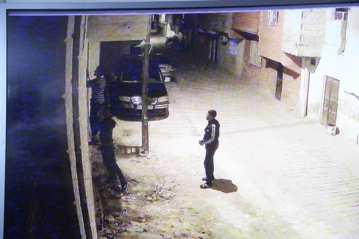 Camide Gece Yarısı Utandıran Hırsızlık