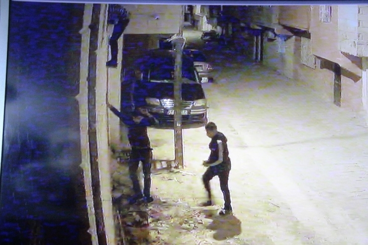 Camide Gece Yarısı Utandıran Hırsızlık