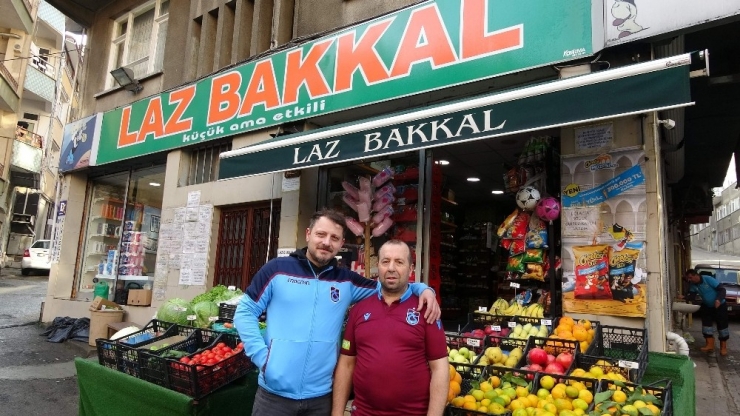 Golle Birlikte Gelen İlginç Dans Gösterisi