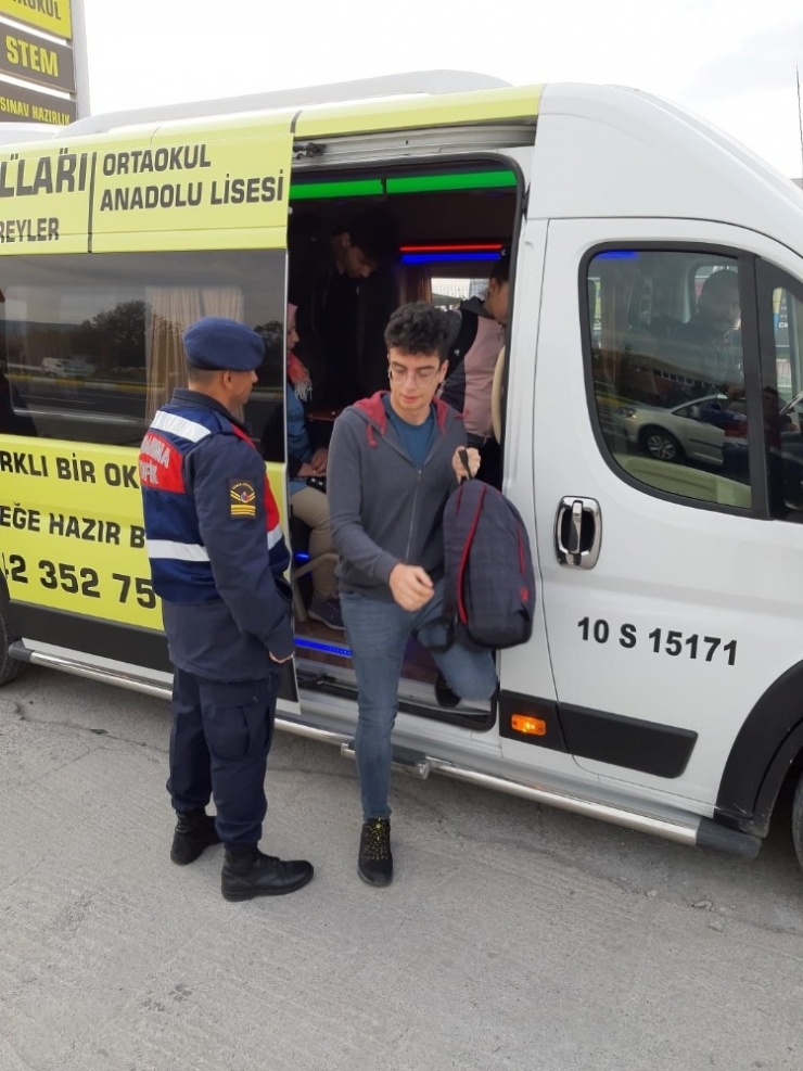 Jandarmadan Servis Araçlarına Denetim