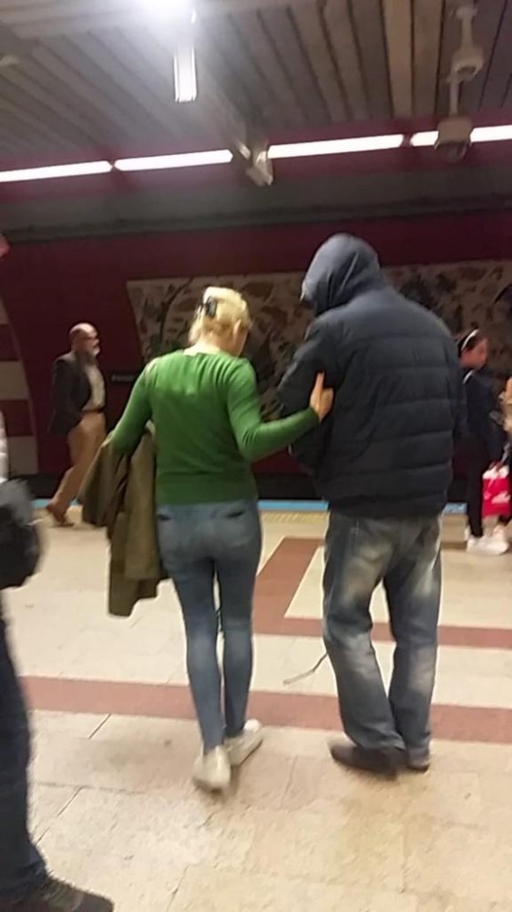 Görme Engelli Numarası Yapan Dilencilerin Gerçek Yüzü Şaşkına Çevirdi