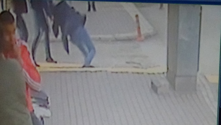 Masatlı Kavga...o Anlar Kameraya Böyle Yansıdı