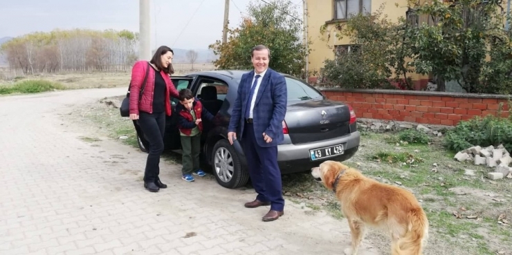 Özel Öğrencinin Köpek Sevgisi İçin Seferber Oldular