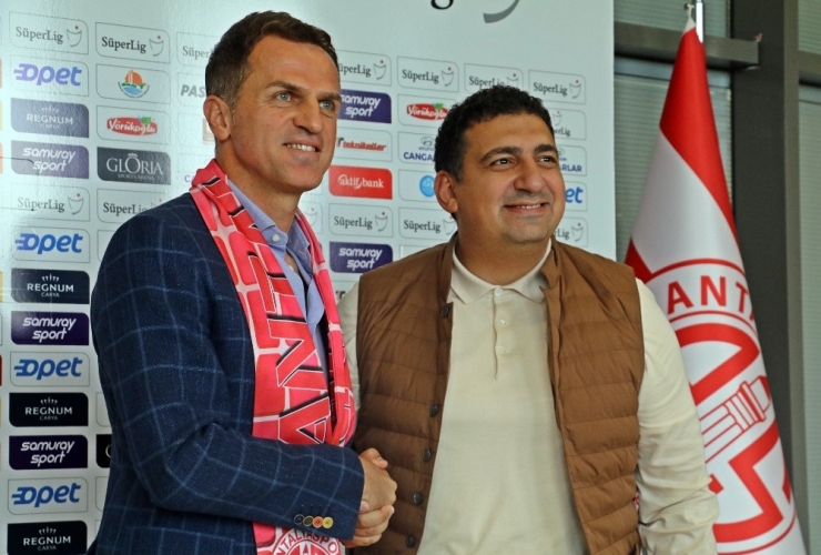 Antalyaspor’da Stjepan Tomas İmzayı Attı