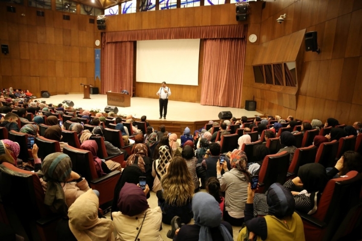 Hayati İnanç İle “Gençlerle Divan Şairleri Okumaları”