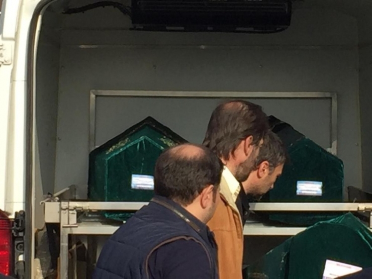 Bakırköy’de Siyanürle Ölen Ailenin Cenazeleri Gasilhaneden Alındı