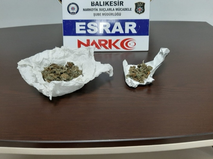 Balıkesir Polisi 4 Uyuşturucu Tacirini Yakaladı