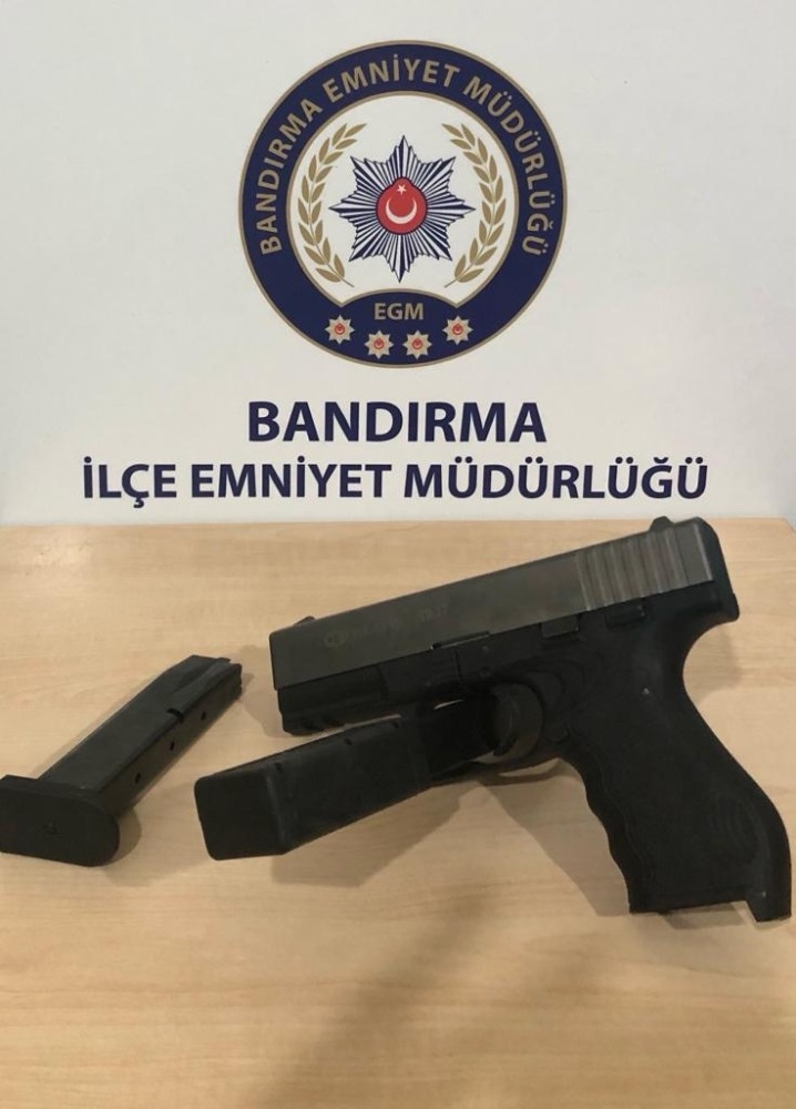 Balıkesir’de Polis Asayiş Uygulamasında 3 Silah Ele Geçirdi