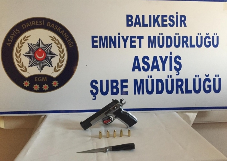 Balıkesir’de Polis Asayiş Uygulamasında 3 Silah Ele Geçirdi