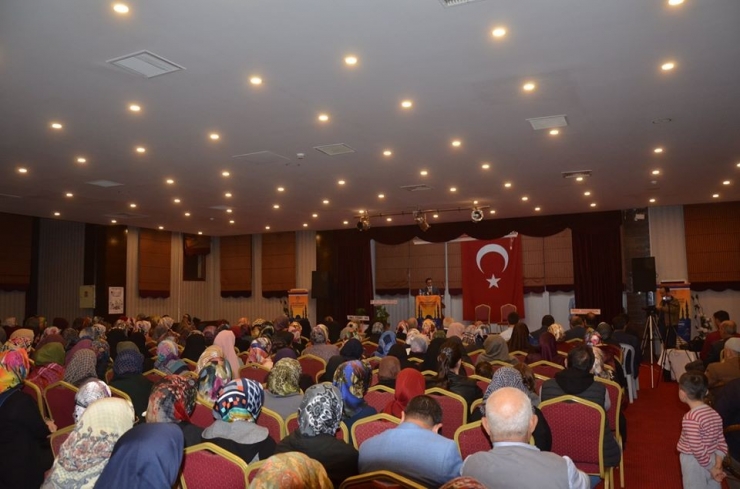 Emet’te ’Hz. Peygamber Ve Aile’ Konulu Konferans