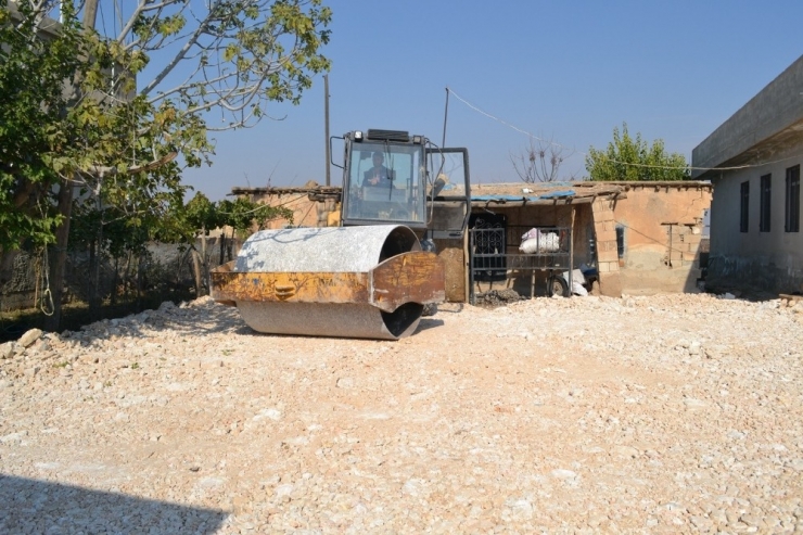 Eyyübiye’de Yol Yapım Çalışmaları Sürüyor