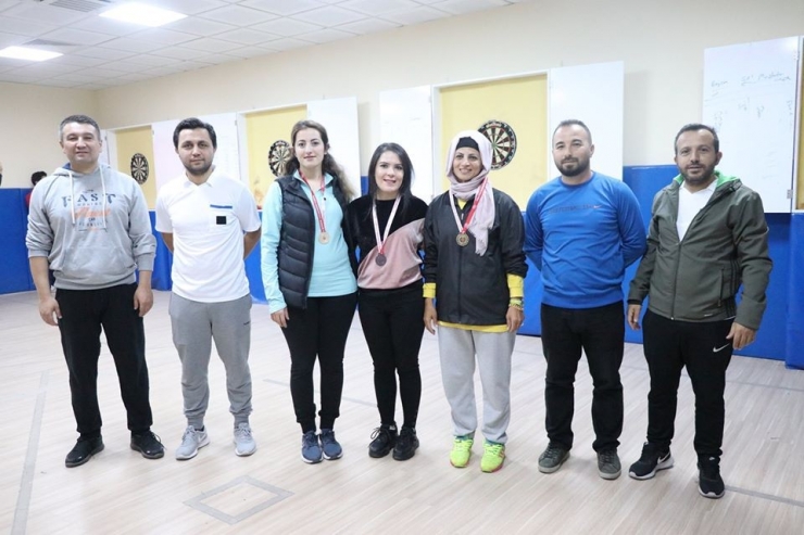 İki Kurum Personelleri Dart Turnuvasında Buluştu
