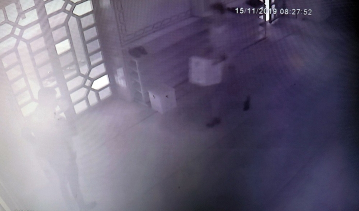 Yardım Kutusundan Parayı Çaldılar, ‘Hayırlı Cumalar’ Deyip Ayrıldılar