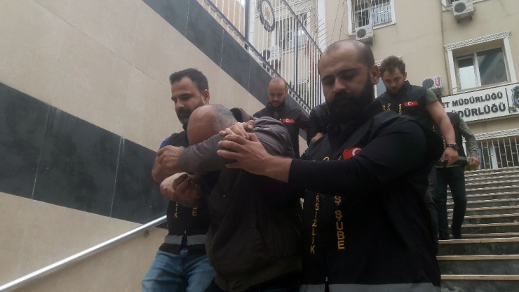 İstanbul’da Otomobil Hırsızlarına Operasyon Anı Polis Kamerasında