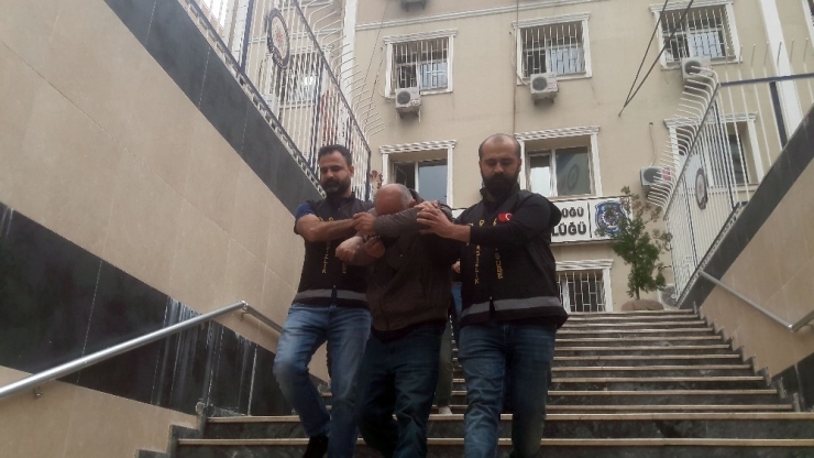 İstanbul’da Otomobil Hırsızlarına Operasyon Anı Polis Kamerasında