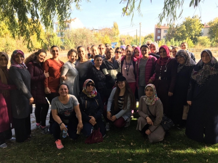 Kadınlar Açık Havada Spor Yaptı