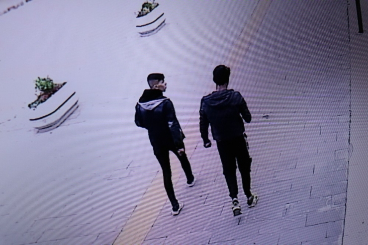 Yardım Kutusundan Parayı Çaldılar, ‘Hayırlı Cumalar’ Deyip Ayrıldılar