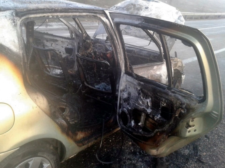 Seyir Halindeki Otomobil Alev Aldı