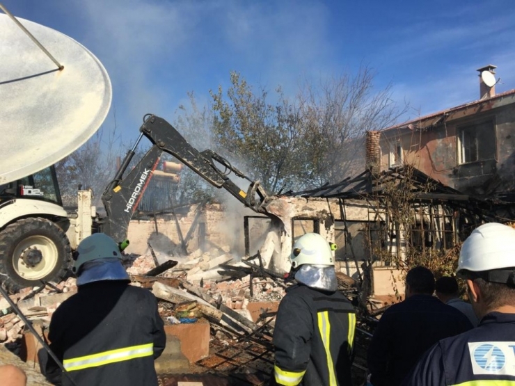 Tek Katlı Evde Yangın