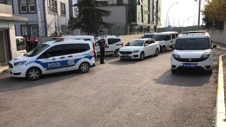 Kardeşini Vurdu, İşçisini Rehin Alıp Kaçmaya Çalıştı