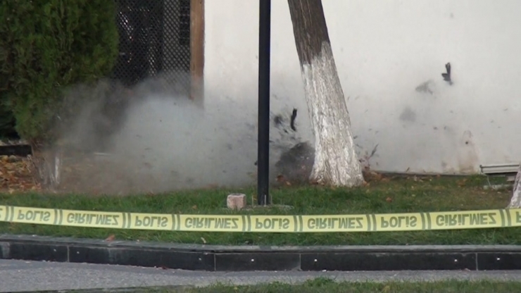 Şüpheli Çanta Polisi Alarma Geçirdi