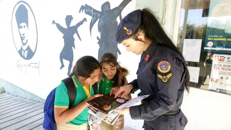 Jandarma’dan Okullara ‘Çocuk Hakları’ Günü Ziyareti