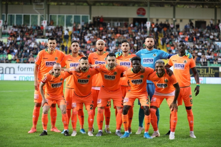 Süper Lig’de Zirve 3 Kez El Değiştirdi