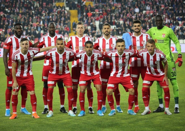 Süper Lig’de Zirve 3 Kez El Değiştirdi