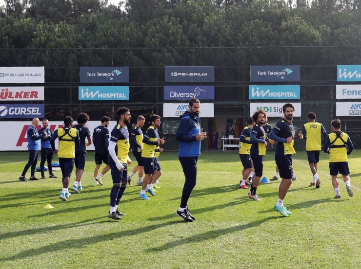 Fenerbahçe’de Yeni Malatyaspor Maçı Hazırlıkları Sürüyor