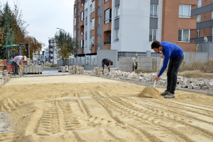 Tepebaşı’nda Fen İşleri Çalışmalarını Sürdürüyor