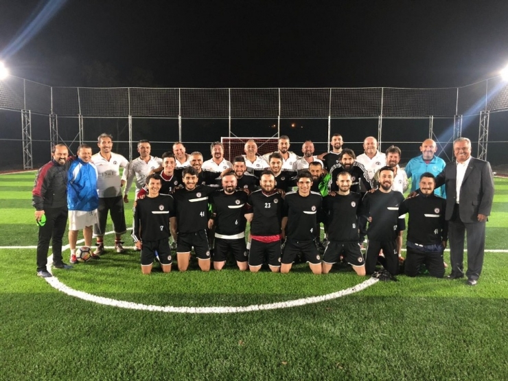 Perşembe’ye Yapılan Halı Saha Tesisi Açıldı