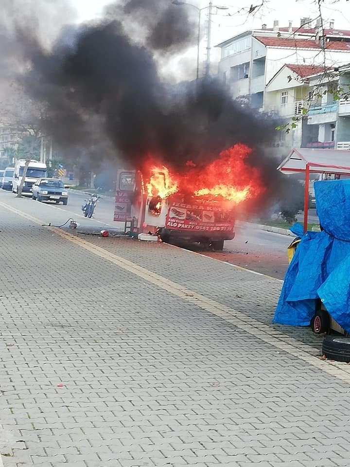 Tüpü Patlayan Köfte Karavanı Alev Alev Yandı