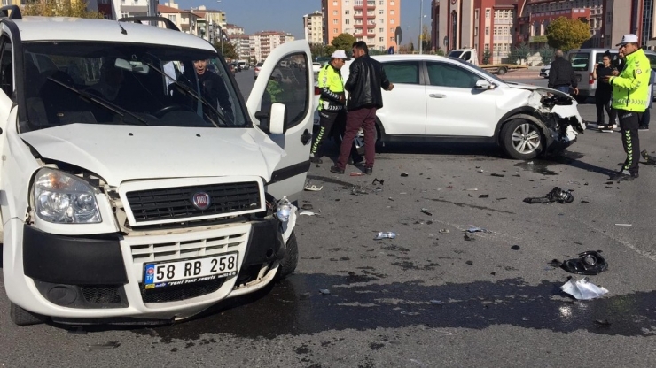Kayseri’de Trafik Kazası: 4 Yaralı