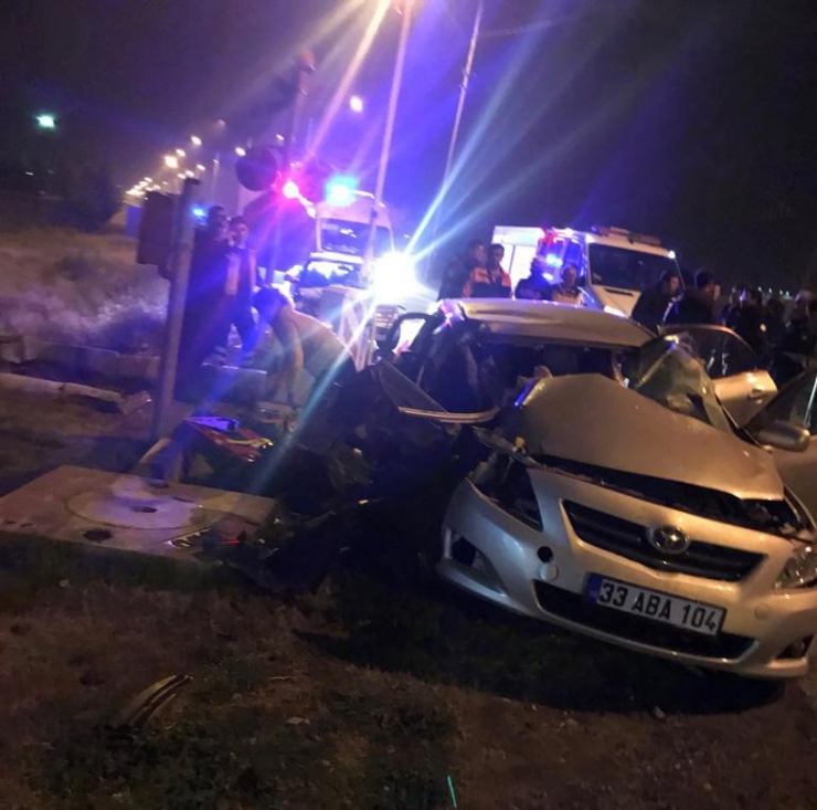 Tren Otomobile Çarptı:1 Ölü, 2 Yaralı