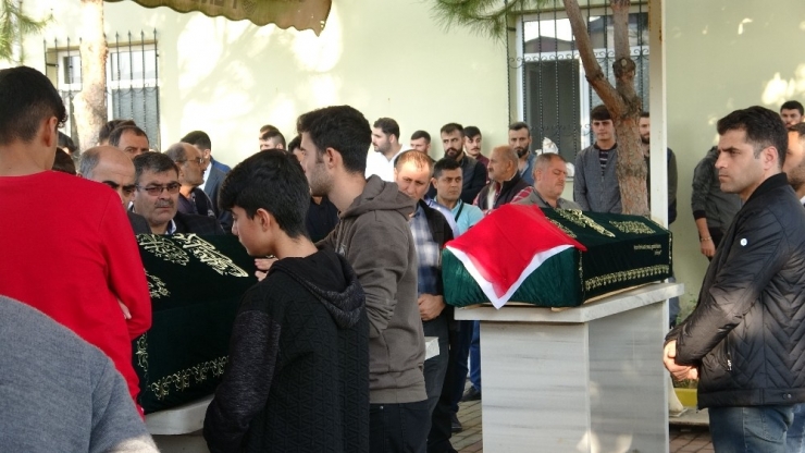 Pendik’teki Silahlı Saldırıda Hayatını Kaybeden 3 Kişi Toprağa Verildi