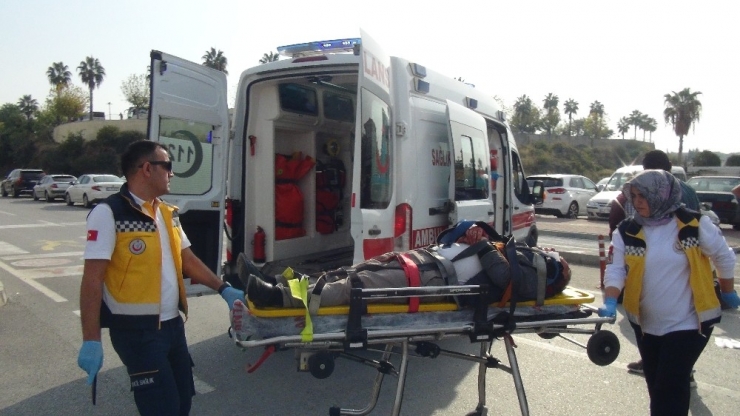 Kasksız Motosiklet Sürücüsü Ölümden Döndü