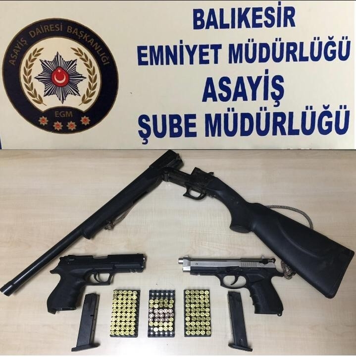 Balıkesir Polisi 9 Silah Ele Geçirdi