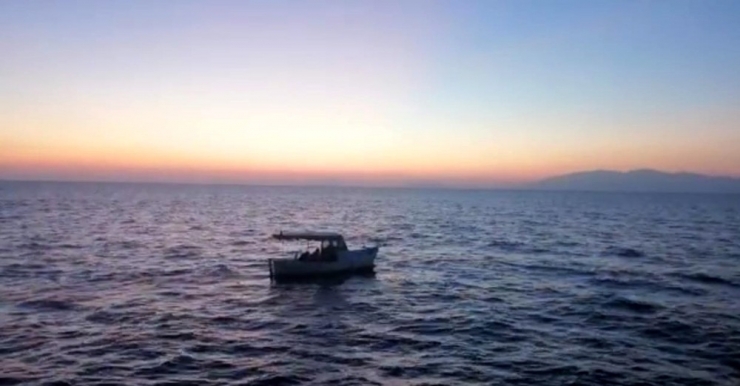 Balıkçı Tentesi İle Kaçmaya Çalıştılar