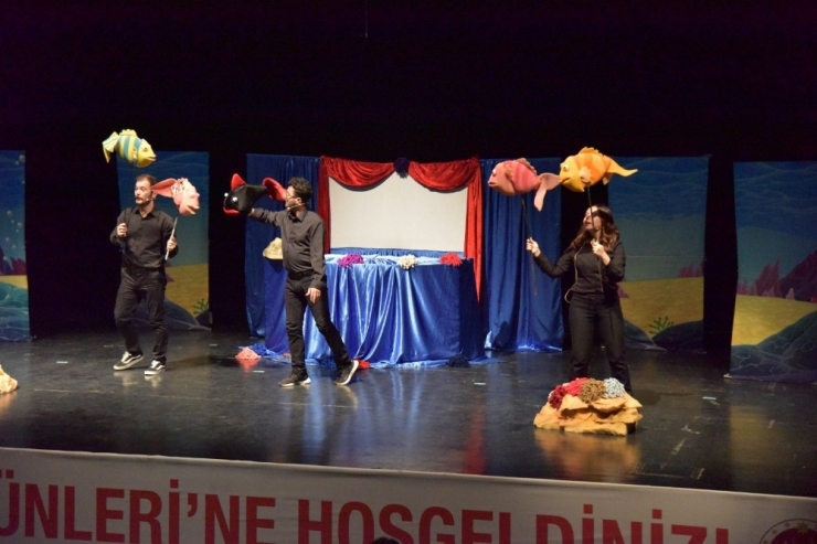 Çocuklar “Küçük Kara Balık” Adlı Oyun İle Gönüllerince Eğlendi