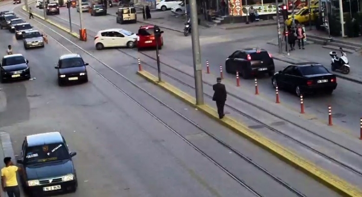 Işık İhlali Kazaya ’Geliyorum’ Dedi