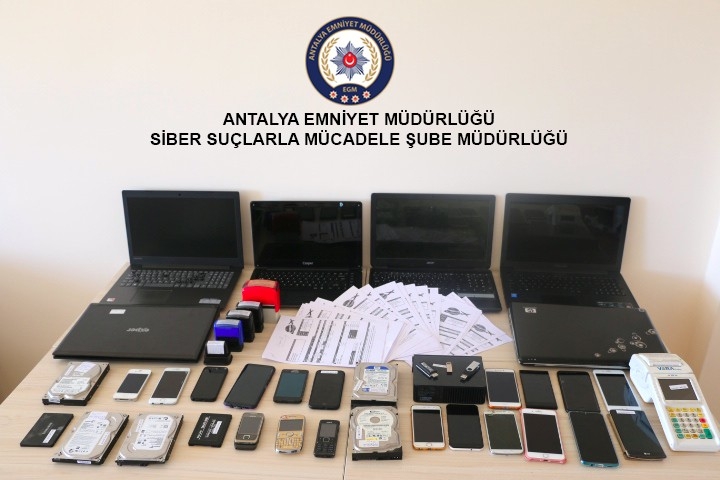 Ucuz Tatil Vaadiyle 2 Milyon Liralık Acente Vurgununa Şafak Baskını